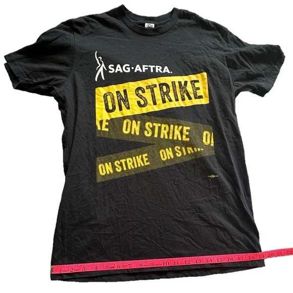 Genuine SAG / AFTRA collector’s on strike tee shirt - Picture 4 of 10